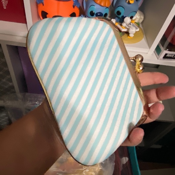 New disney Daisy irregular choice kisslock wallet - Picture 3 of 3